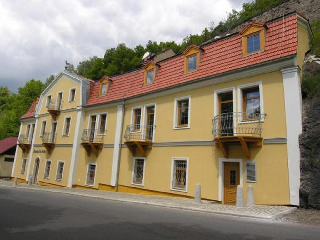 Penzion Ve Skale Loket Exterior foto
